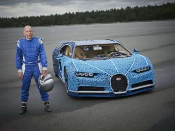 Bugatti Chiron z klock&oacute;w LEGO w skali 1:1